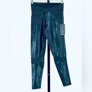 Body Language Sportswear Women's XS Black Shimmer NWT Capri 25" Inseam Leggings